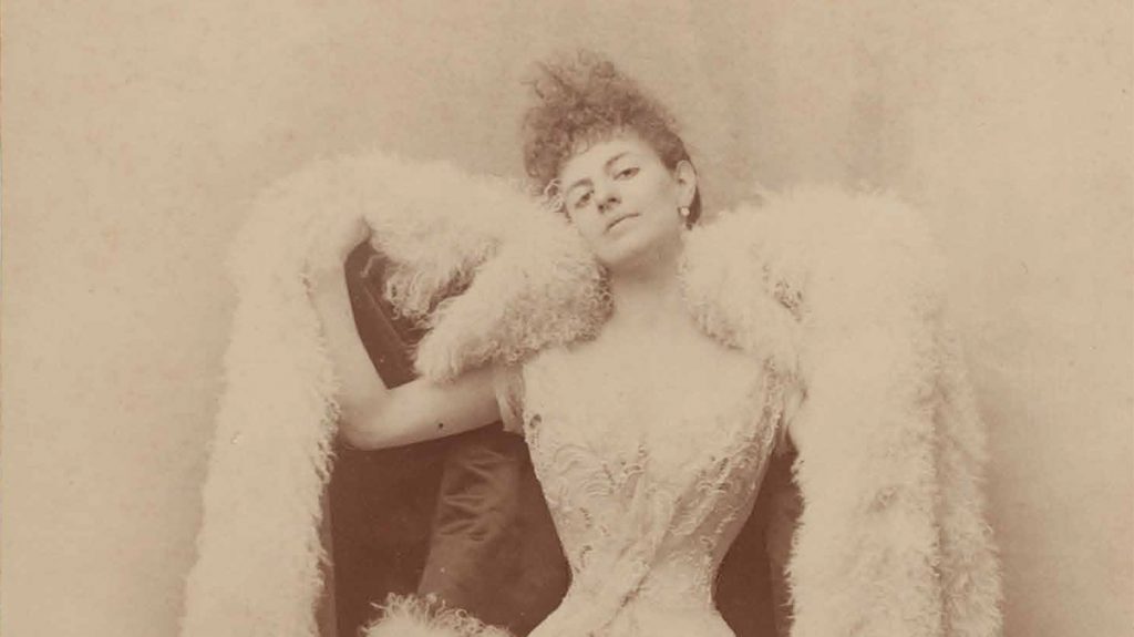 Comtesse Greffulhe wears a white dress by Worth. Photograph by Nadar, September 5, 1887
