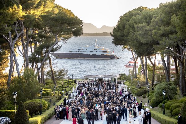 The amfAR gala this year hosted the event with one of the world's most elite guestlist at at Hôtel du Cap-Eden-Roc.