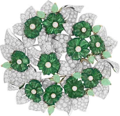 Bouquet d’Émeraudes clip - White gold, yellow gold, round diamonds, cabochon-cut chrysoprases, 11 carved emeralds for a total of 32.53 carats (Zambia).