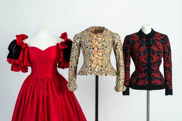 A HISTORY OF FASHION IN 100 OBJECT