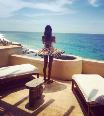 Jourdan Dunn enjoys a cool breeze and a spectacular view in Mexico. (Image courtesy of @officialjdunn)