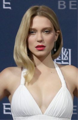 French actress and blonde bombshell Léa Seydoux uses the Masque Quintessence, which is based on Cupuaçu and Manketti oil.