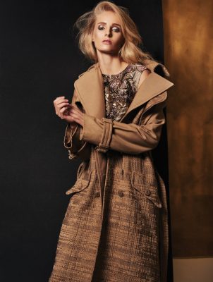 Let tresses fall with nonchalance. Further your look and team an opulent evening dress with a demure camel coat for effortless elegance. Dress, DOLCE&GABBANA | Jacket, CHANEL | Earrings, CHRISTIAN DIOR