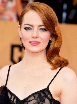 Emma Stone. Rachel Goodwin, also known as Emma Stone’s makeup artist, utilised the vivid print of water lilies on the actress’ dress as inspiration for her eye makeup. She blended deep shades of translucent green that also mirrored the actress’ eye colour, while elsewhere hair was delicately curled with a high gloss finish reminiscent of Old Hollywood legends.