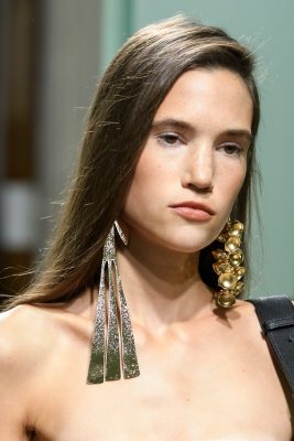 Mismatched Earrings: Chandelier-style earrings had strong visual impact in many collections. The bigger the better with this trend, look for playful styles in similar hues or metals to pull the look off with ease