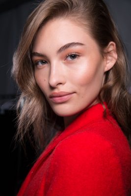 The New Nude: Max Mara presented their new season nude in peach and terracotta tones which were dusted over lids and cheekbones to create a healthy, radiant glow. Blend over lids in a sweeping arc to draw attention to eyes.