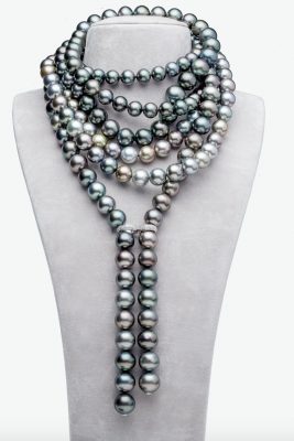 Divas Necklace, ROBERT WAN. Wan’s known as ‘The Emperor of the Tahitian Pearl’ and spearheads the only brand worldwide to craft major high jewellery pieces from rare and precious pearls with a diameter over 15mm.