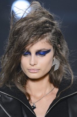 At Versus Versace dramatic sweeps of blue shadow and liner had hard hitting impact.