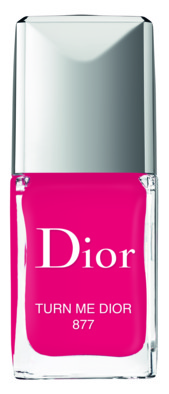 A classic shade’s given a contemporary twist with Turn Me Dior. Raspberry red is elevated one step further with a sensual finish and voluminous coverage.