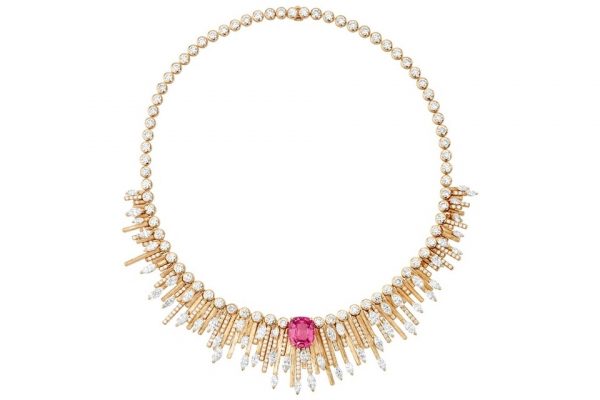 The Necklace: Sunny Side of Life, Piaget  Taking its cues from the rays of the sun and the celebratory spirit of playful Palm Springs, the collection shines a light on life’s joyous moments. This pink gold necklace boasts one pink spinel from Myanmar, alongside 254 brilliant-cut diamonds and 52 marquise-cut diamonds. A beautiful creation, it recalls California’s fans of light that beam down upon poolside bliss.