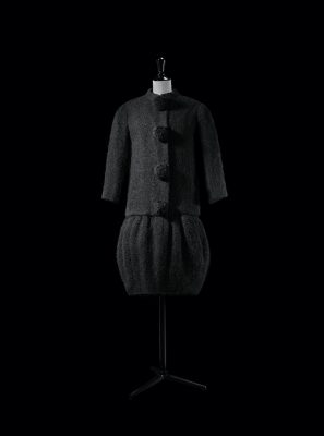 Flash ensemble in black wool, haute couture autumn/winter 1960, Souplesse, Legerete, Vie collection. Hamish Bowles private collection. Photo by Laziz Hamani