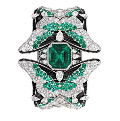 Van Cleef & Arpel’s tantalising new jewellery collection, entitled Le Secret, unveils the Montre Papillion Secret timepiece, which includes diamonds, emeralds, black spinels and onyx.