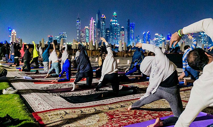 Pinktober Full Moon Yoga, Fairmont The Palm, Dubai