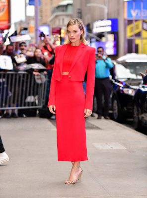 Blonde beauty and actress-of-the-moment Margot Robbie looks incredible in Versace during an appearance in New York City earlier this week.
