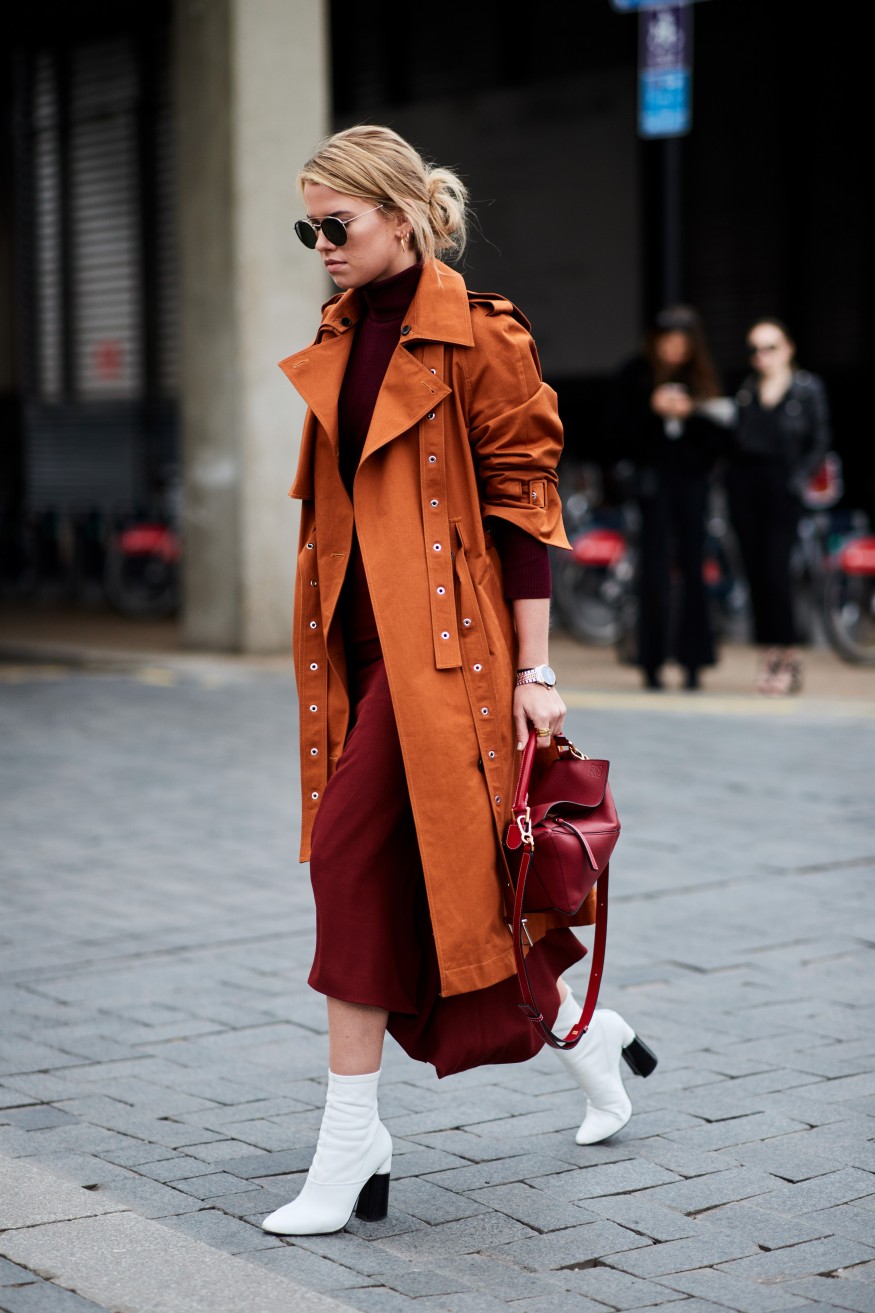 Elegant trench outfit