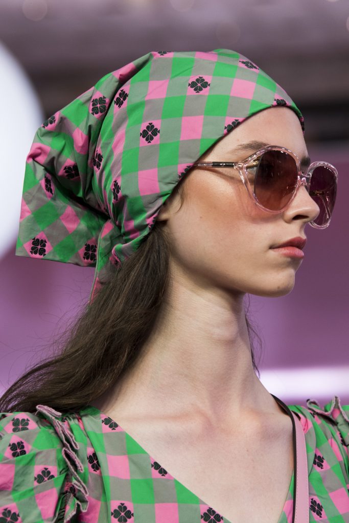 Five Ways To Wear A Headscarf According To SS19 Runways | Fashion | MOJEH