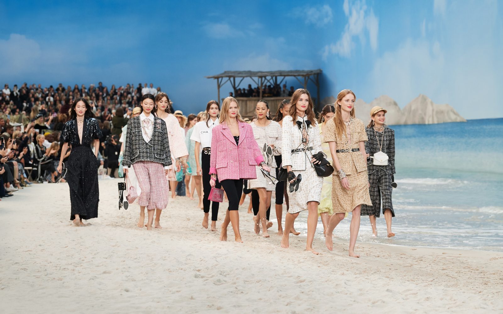 CHANEL Cruise 2023/24 in Los Angeles is a dreamy Californian party