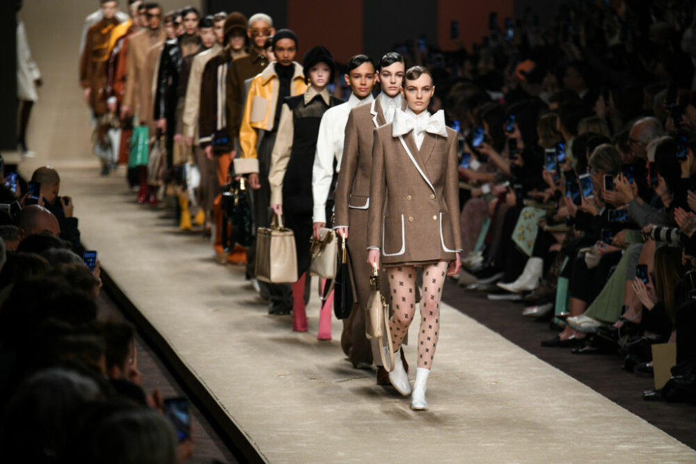 Fendi Pays Tribute To Karl Lagerfeld At Milan Fashion Week - MOJEH