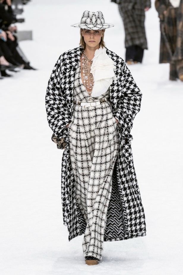 Chanel pays tribute to Karl Lagerfeld at Paris Fashion Week – New York  Daily News
