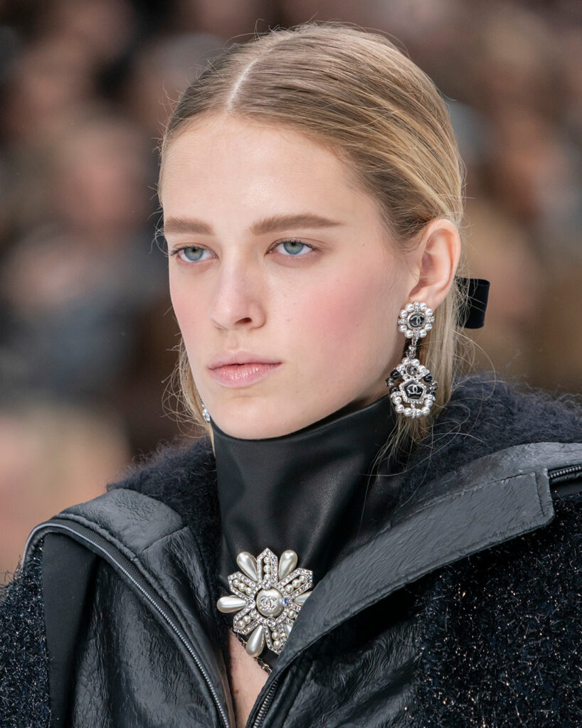 Ladylike Brooches: Decoding The Jewellery Trend of the Season - MOJEH