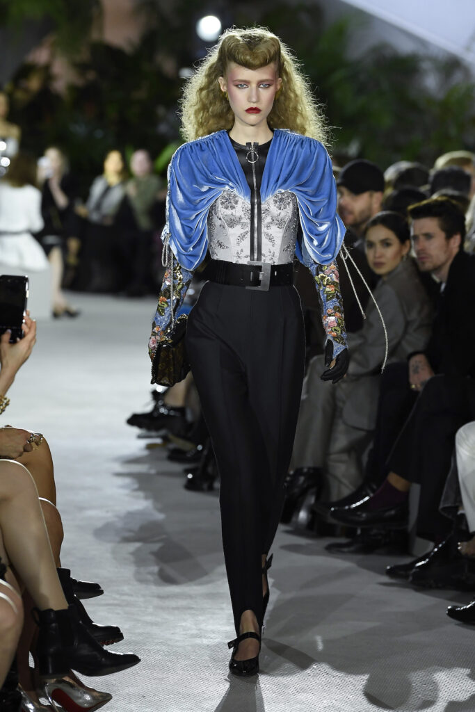 Nicolas Ghesquière Goes Back to the Future for Louis Vuitton Cruise 2020 -  GARAGE
