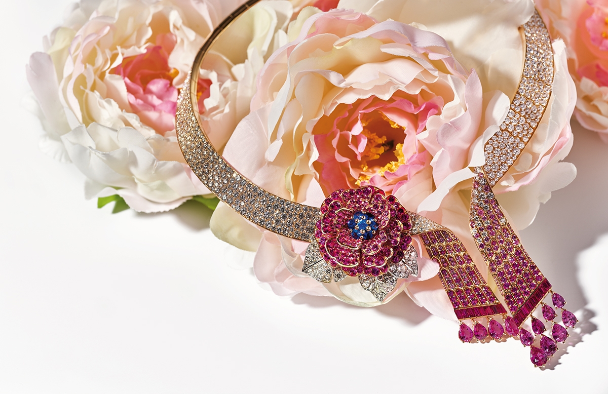 Van Cleef & Arpels' Romeo and Juliet Collection in Dubai - MOJEH
