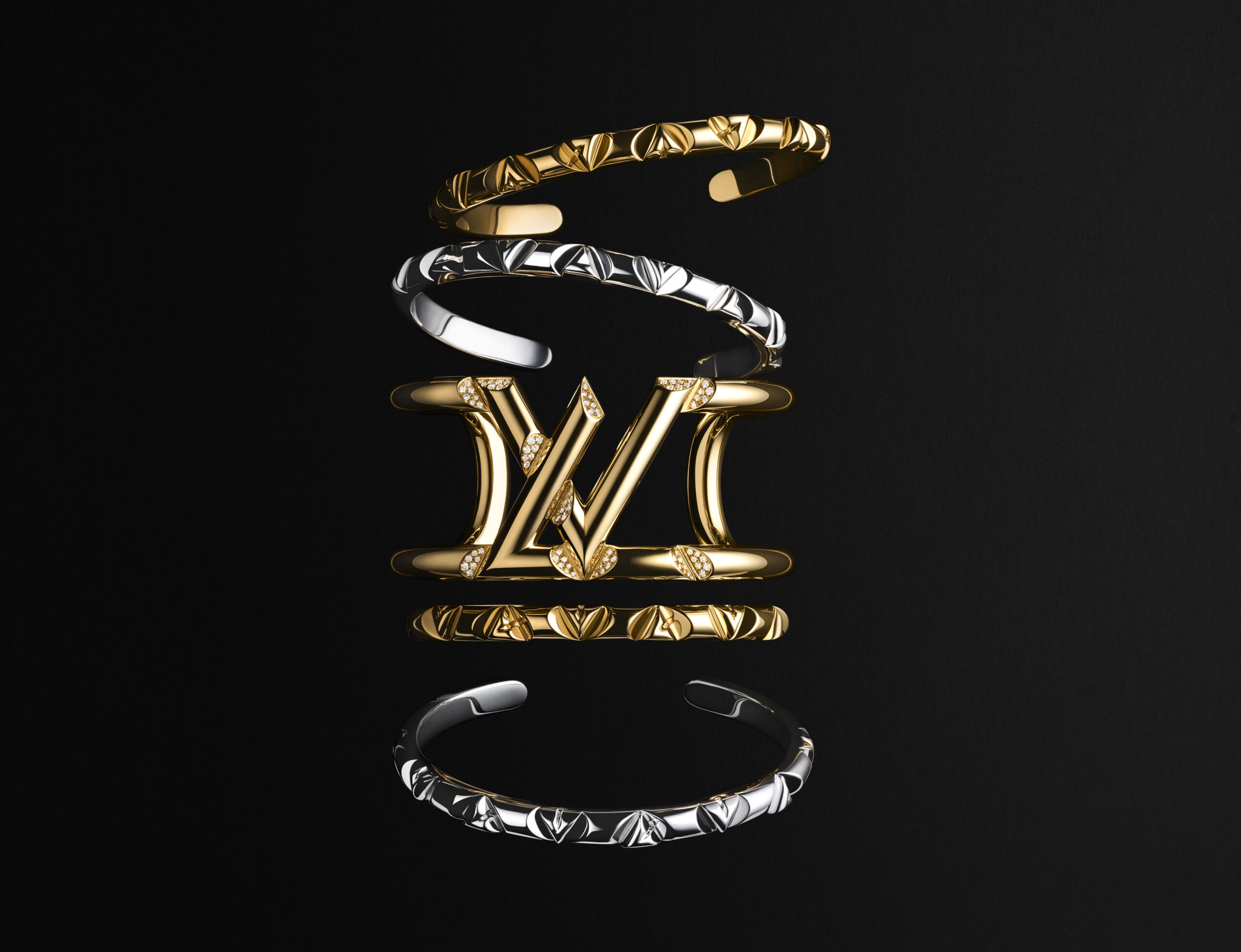 Louis Vuitton on X: LV Volt Fine Jewelry. With bold, sculptural designs,  the #LVVolt diamond-set rings bring a modern flair to the signature LV  initials, which intertwine in a symbol of rhythmic