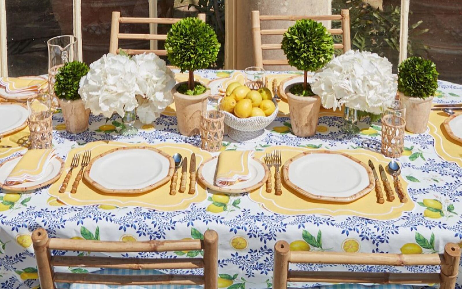 How to elevate your dinner party with a tablescape
